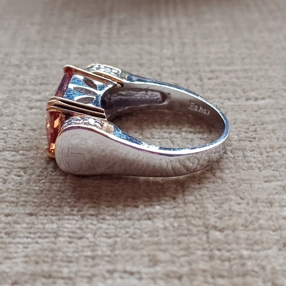 Gold And Silver Tone Multi-Faceted Orange Glass Ring - Picture 4 of 14